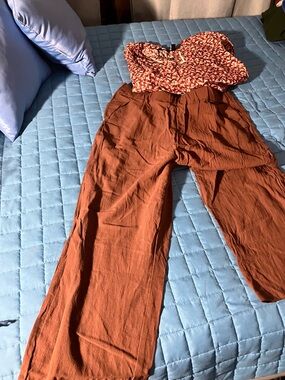 High-Rise Wide-Leg Pants in Rust